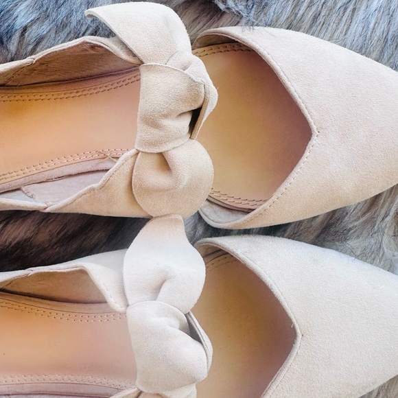 Gianni Bini Women's Cream Flats with Bow Detail - Picture 3 of 5